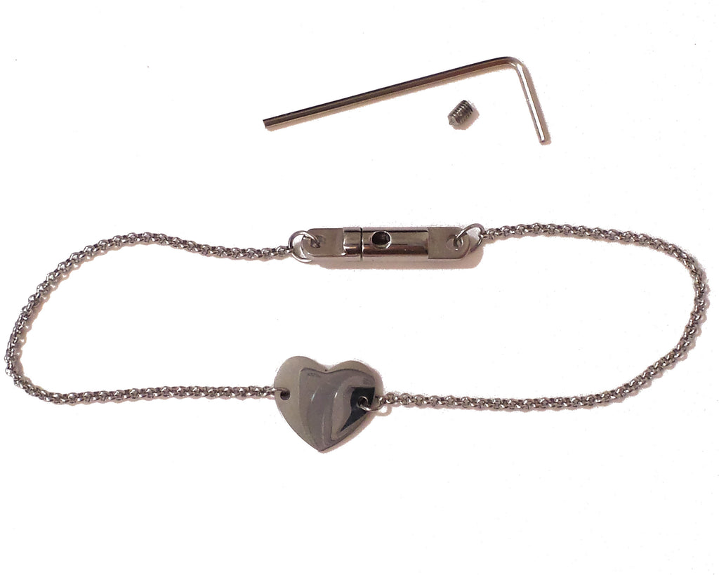 Locking Chain Necklace with Heart - Allen Key Closure